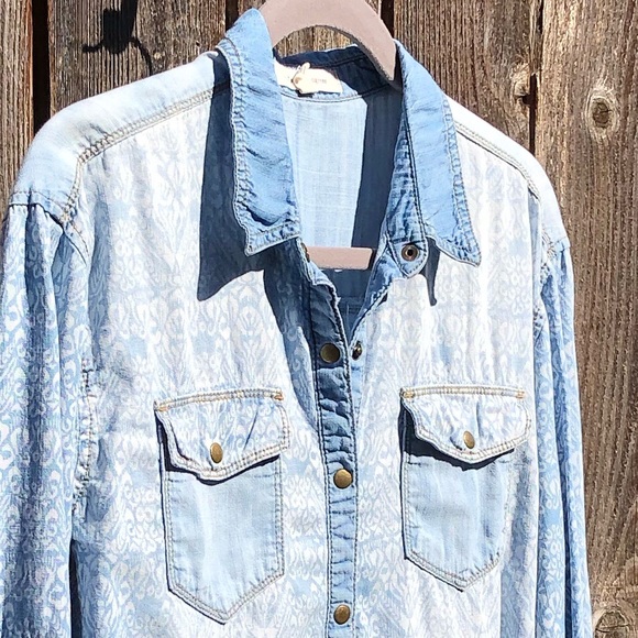 Life In Progress button down shirt size small - Picture 3 of 14